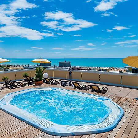 Hotel Victoria Bibione Exterior foto
