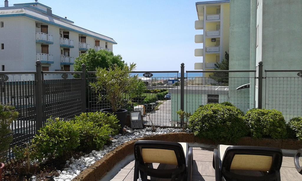 Hotel Victoria Bibione Exterior foto