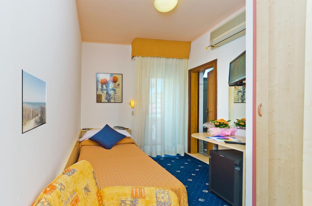 Hotel Victoria Bibione Habitación foto