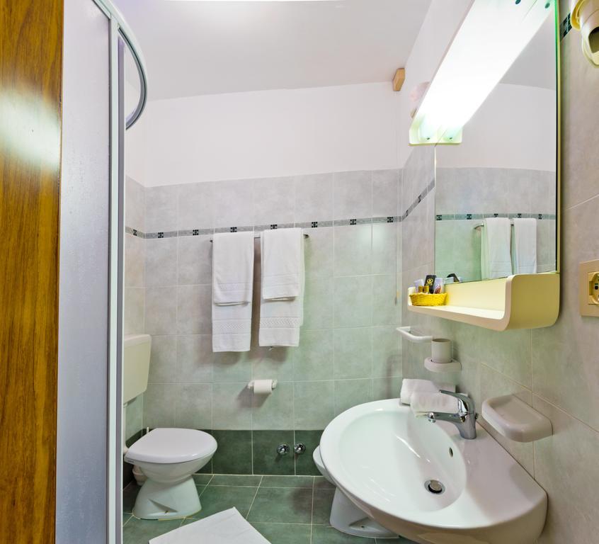 Hotel Victoria Bibione Habitación foto