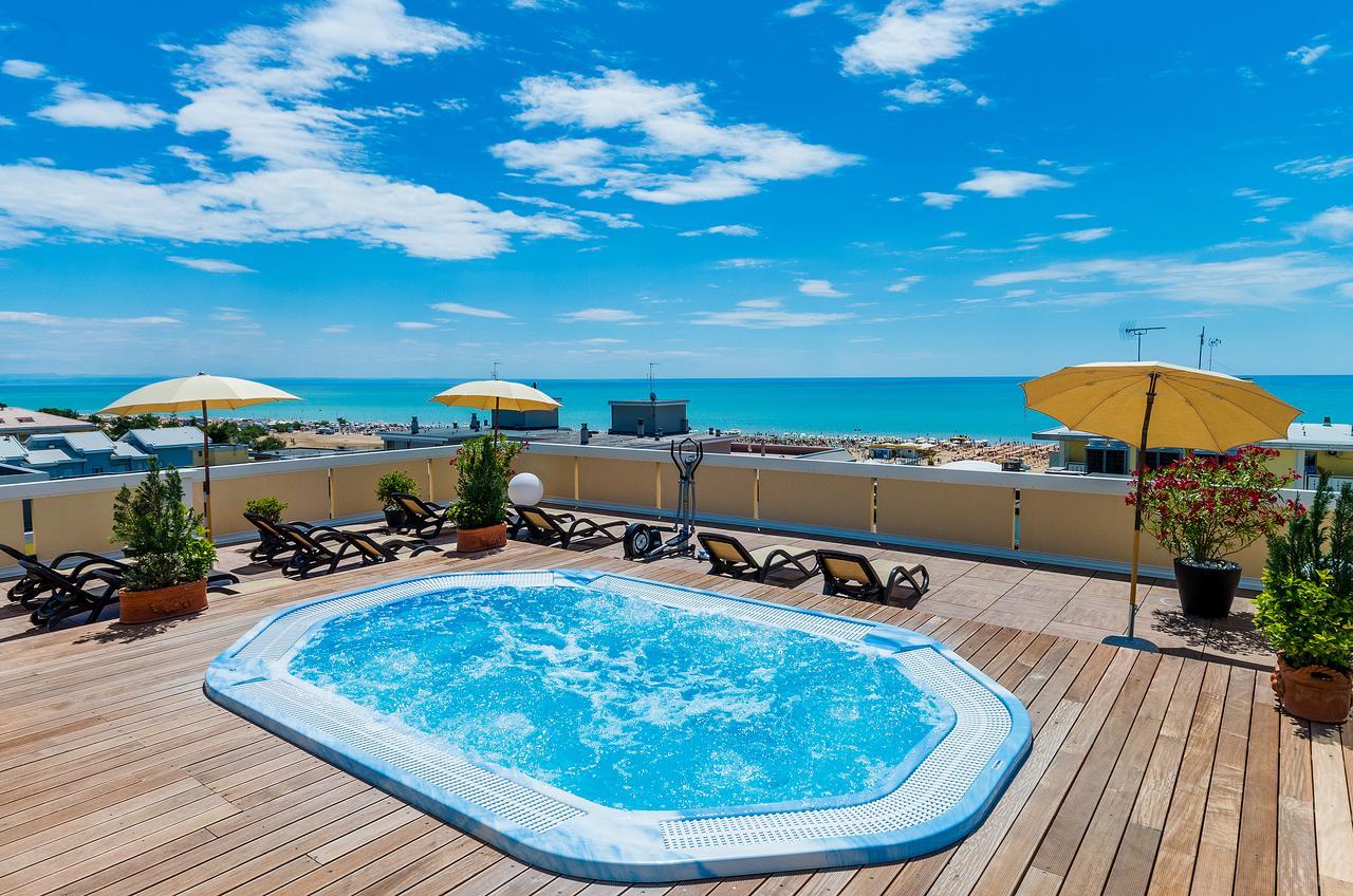 Hotel Victoria Bibione Exterior foto